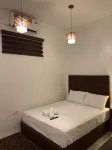 Room 104 Studio-type queen bed nearSM/Robinson pampang