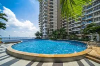 Country Garden Danga Bay by Lions Bay - Beach