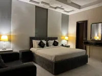 Palm Tree Hotel & Luxury Suites