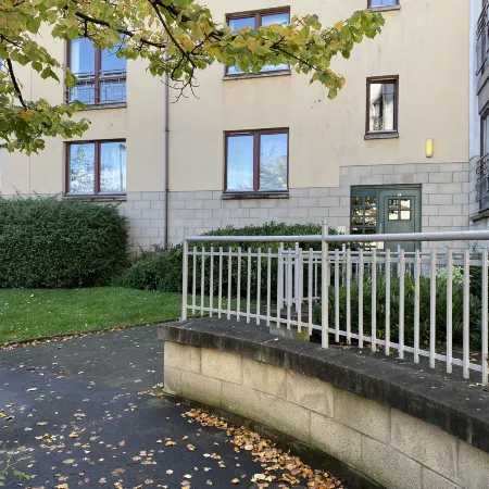 Elegant 2-bed city centre flat by royal mile-free parking