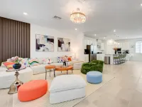 Near Strip •Beautiful 6BR8 Beds•New Furniture - Villas