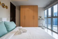 Uptown Parksuites T2 Radiant 2BR Walk to Uptown Mall +Nightlife Xylo - balcony