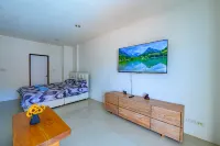 R&B hostel apartments and sports bar -  โฮสเทล