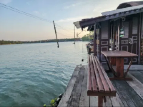 Baan Kammathep Amphawa guest house.