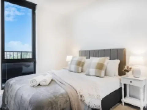 Stylish 1BR Apt in Ivanhoe with Free Parking Hoteles en Ivanhoe