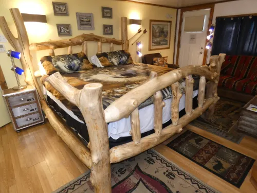 Yellowstone Motel - Only adults. All rooms have kitchens! - Airport Shuttle