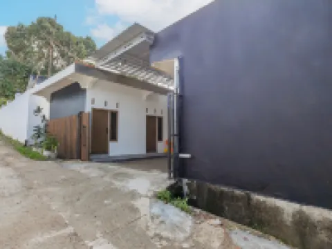 Hotel O Guest House Gembul Syariah 哥打巴魯酒店