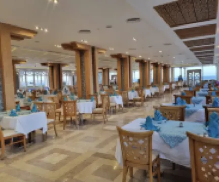 Sahl Hasheesh Finest Chalet - Gravity resort beachfront 2 bedroom - NON EGYPTIAN ONLY