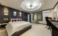 Iksan Hotel G7 - parking
