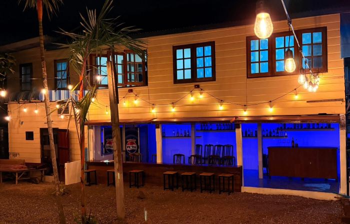 Amphawa Hostel