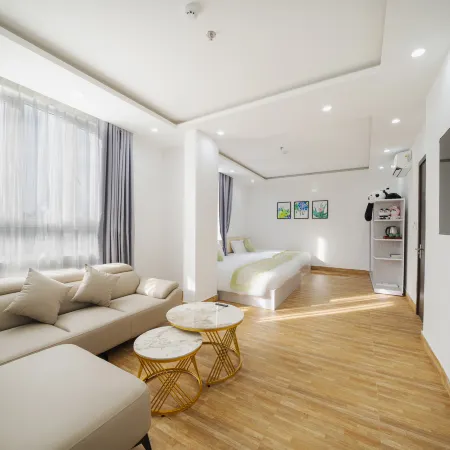 Chiori Seaside Hotel Da Nang Отели рядом с достопримечательностью «Гора Шонча»