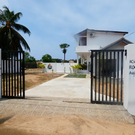 Lucky Days Resort Hotels in Arugam