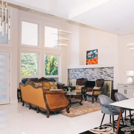 Luxury 2-Bed Suite /Private Bath/Near YVR/Free Parking