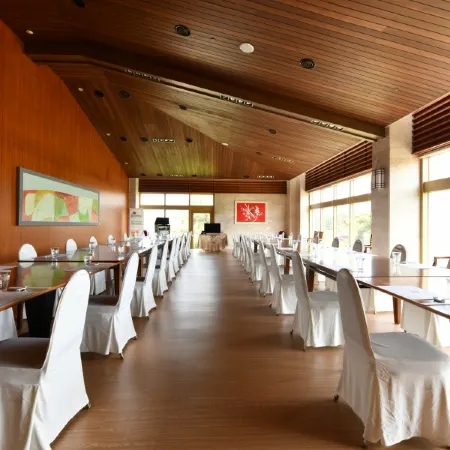 Jeju Tameus Golf & Village Отели рядом с достопримечательностью «Собор Святой Троицы»