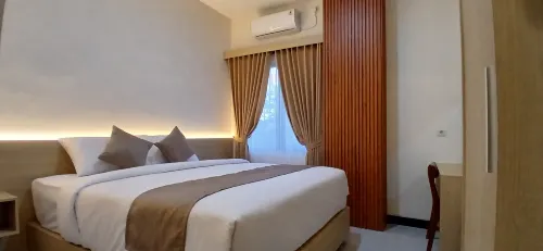 The Loein Hotel Purwokerto - parking