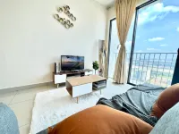 A 1-4 pax Setia Alam @Trefoil TVBox Pool Wifi 3Bed
