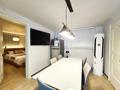 Near HONGDAE / 500m of Ewha Station on Subway Line 2 /  6 people in 3 rooms