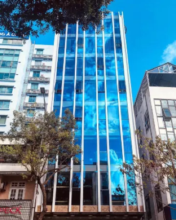 เอสไนท์ โรงแรม & ดอร์ม-ดานัง ดรากอน บริดจ์