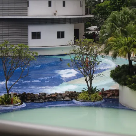 Cozy Stay at Azure w/ Wifi, PS5, TV, Karaoke, and Popcorn