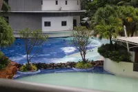 Cozy Stay at Azure w/ Wifi, PS5, TV, Karaoke, and Popcorn - Resorts