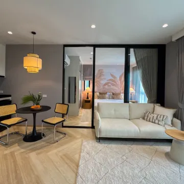 Modern 1Bdr with Pool View The Title Legendary
