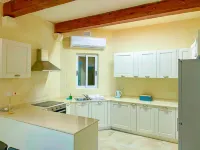 INNI - 4 bedrooms (sleeps 8 + 2 kids) Gharb village - Homestays