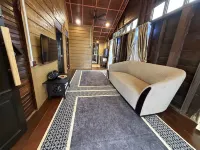 Par 2 Village Hotels in Setiu