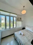 Cozy BGC Venice Grand Canal Staycation - parkir