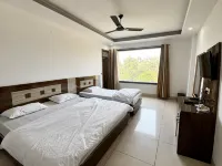 Laksh hotel,Proprietor Dilbag Hotéis em 