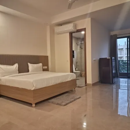 Star Residency Studio room near Medanta Hospital