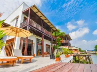 The Bank River House Hotels near Wat Muang