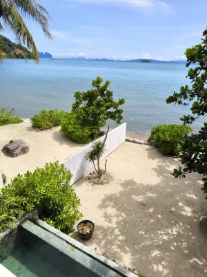 Luxury Beachfront 4 Br AMANA Villa at Ta-Ke Residence A Por Bay/포 베이 호텔
