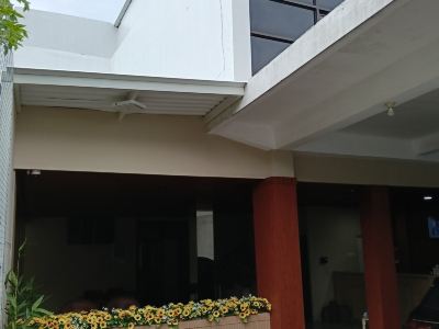 Sunflower Hotel syariah near Juanda airport