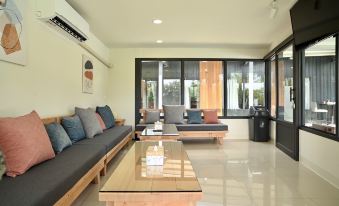 Sun sun pool villa