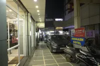 Subhash Hotel - Parkplatz