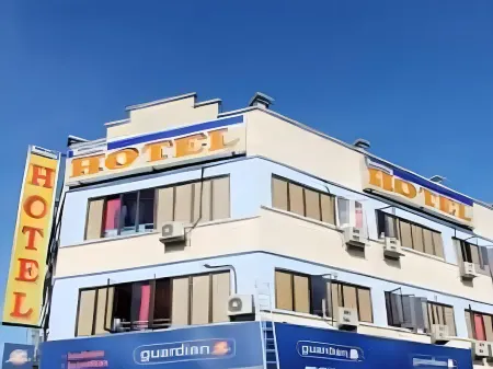 Ark Banting Hotel Отели рядом с достопримечательностью «Kampung Endah Homestay»