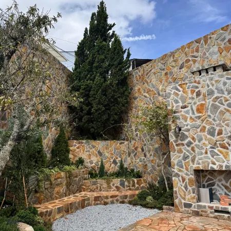 La Yen Retreat