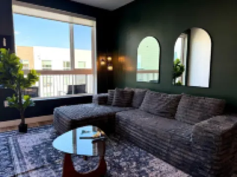 Elegant Escape 10 Min from Disneyland W/Pool & GYM