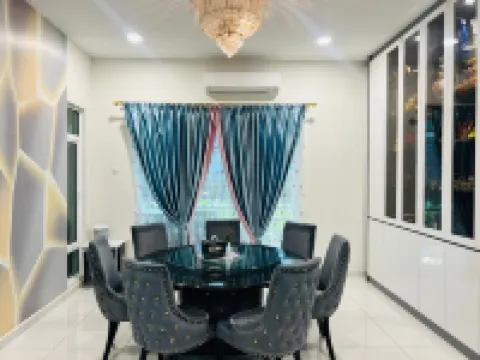 3KM to UTAR Sungai Long | Party House, 45Pax 20Car