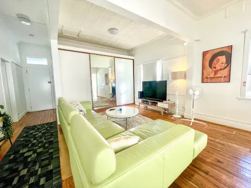 Mascot Private Rooms Near Sydney Airport & CBD - sarapan