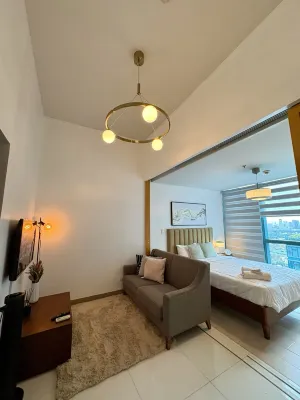 Aesthetic Modern Suite 1BR | One Uptown Residence - 2 étoiles