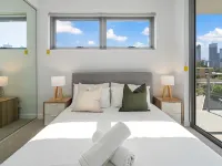 The Roocrest - Kangaroo Point Boutique Apartment with Parking Hotels in Brisbane