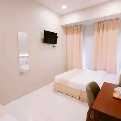 Rovers Hotel Hotels near McDonald @ Wakaf Che Yeh