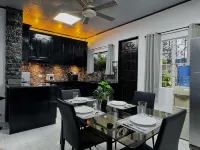 Holloway Hideaway