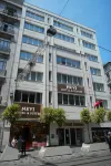 內維酒店和套房伊斯坦堡塔克西姆 鄰近貝伊奧盧的酒店
