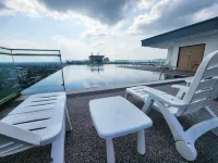 Kozi Square Connecting Room Free Wi-fi & Carpark