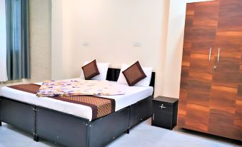 Comfort Inn Hotel @Mayur Vihar, Shashi Park Rd