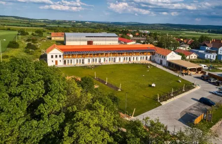 Hotel Ryzlink Отели рядом с достопримечательностью «Kozi Hradek - Mikulov»