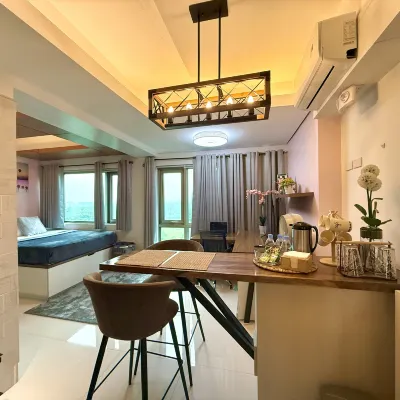 Forbeswood Parklane Hotels near Burgos Circle