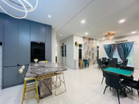 3KM to UTAR Sungai Long | Party House, 45Pax 20Car